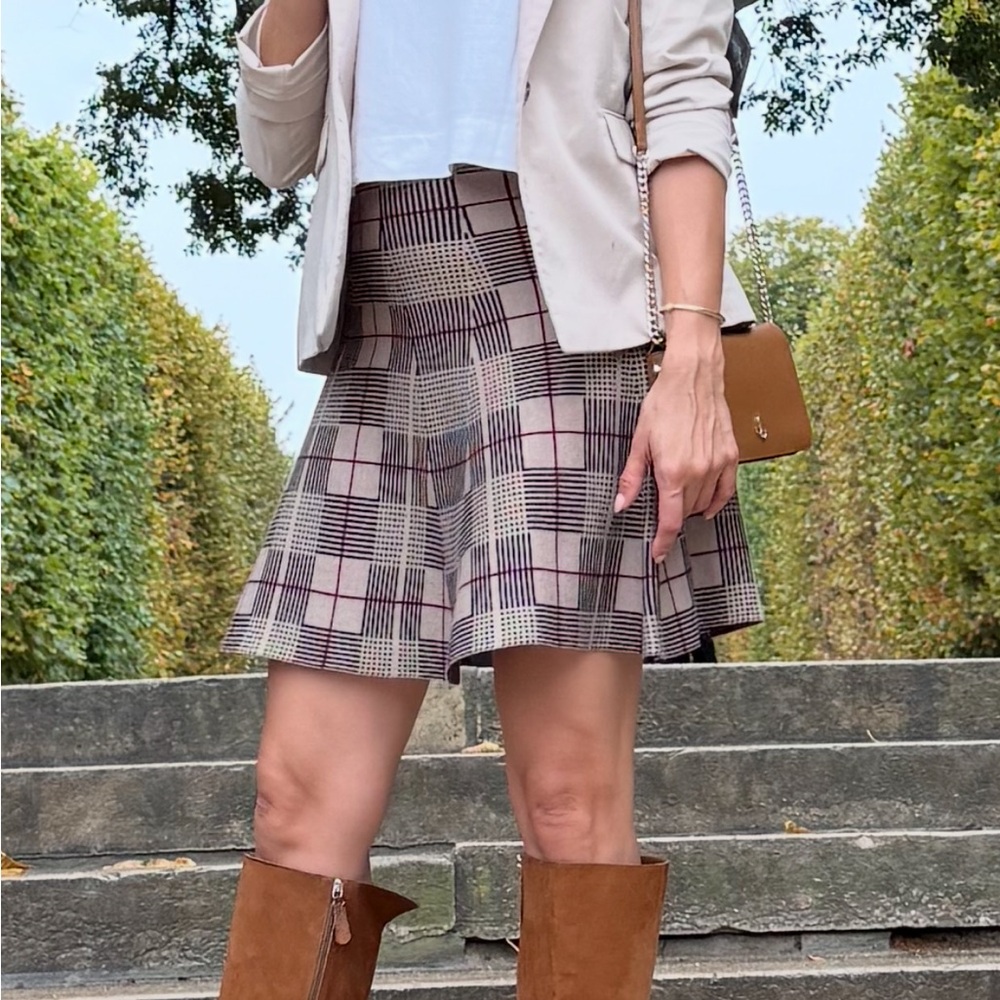 Max Studio, High Waisted Short A-Line Flared Sweater Skirt, Plaid, Size S/M